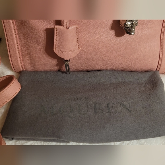 Alexander McQueen Padlock Zip Tote-Blush Pink Leather w/Silver Skull Charm EUC - Picture 5 of 15